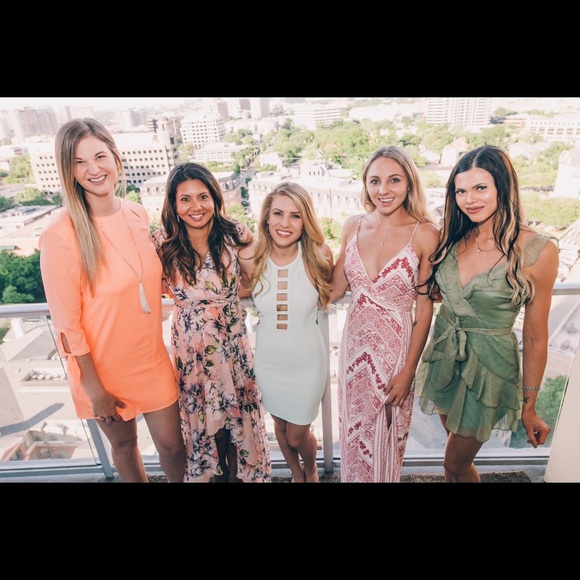 Meet your Posher, Leah - Picture 9 of 9